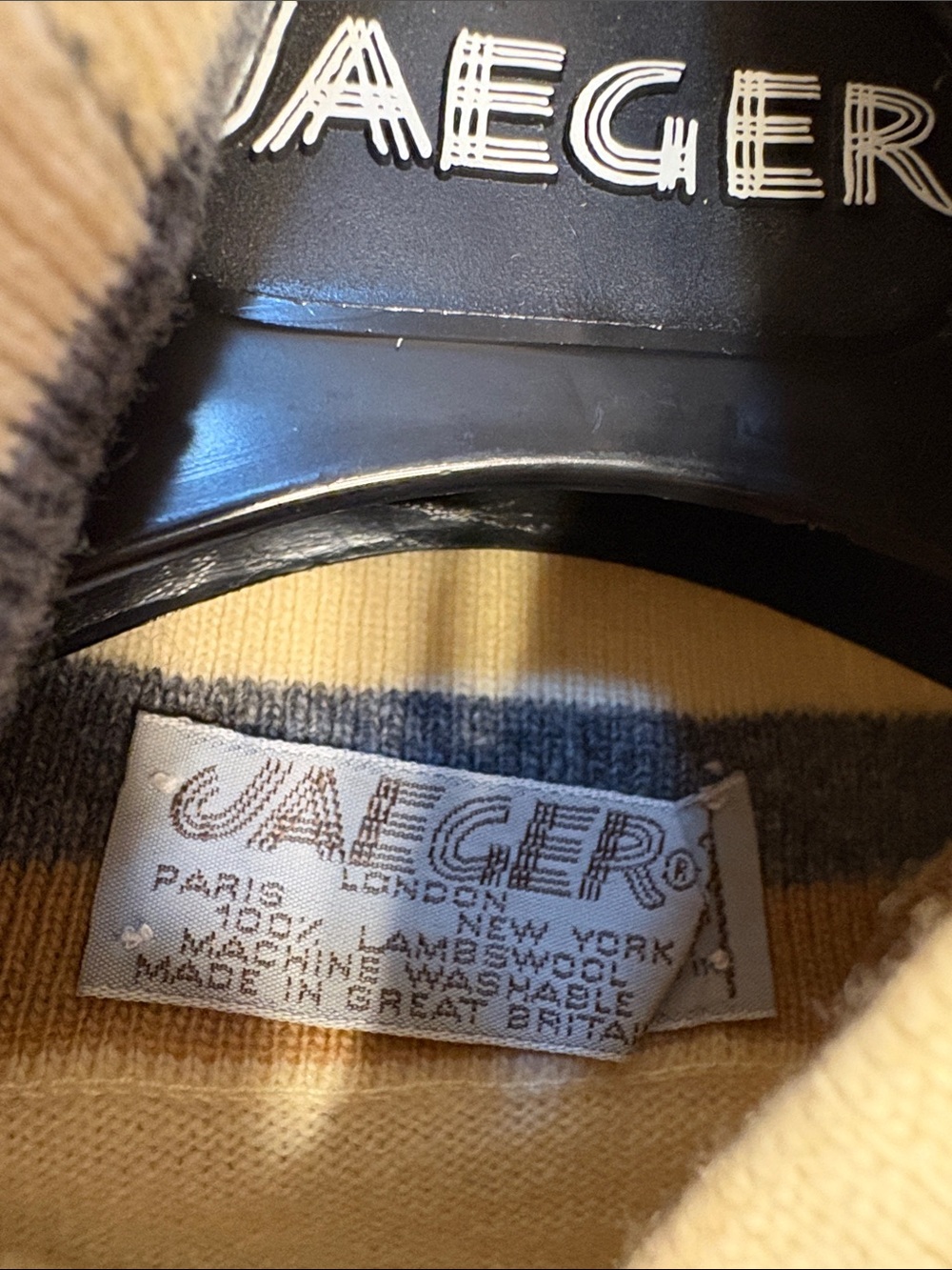 Vintage Jaeger - 100% Lambswool Cream Striped Turtleneck Sweater - Picture 2 of 9